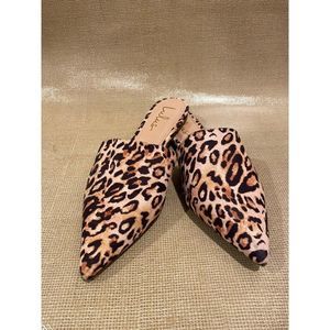 Lulu's Lorena Leopard Suede Pointed Toe Slides, sz 10